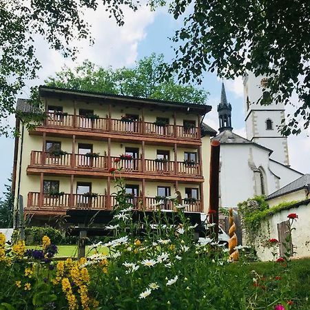 Mala Narnia Hotel Frymburk Buitenkant foto