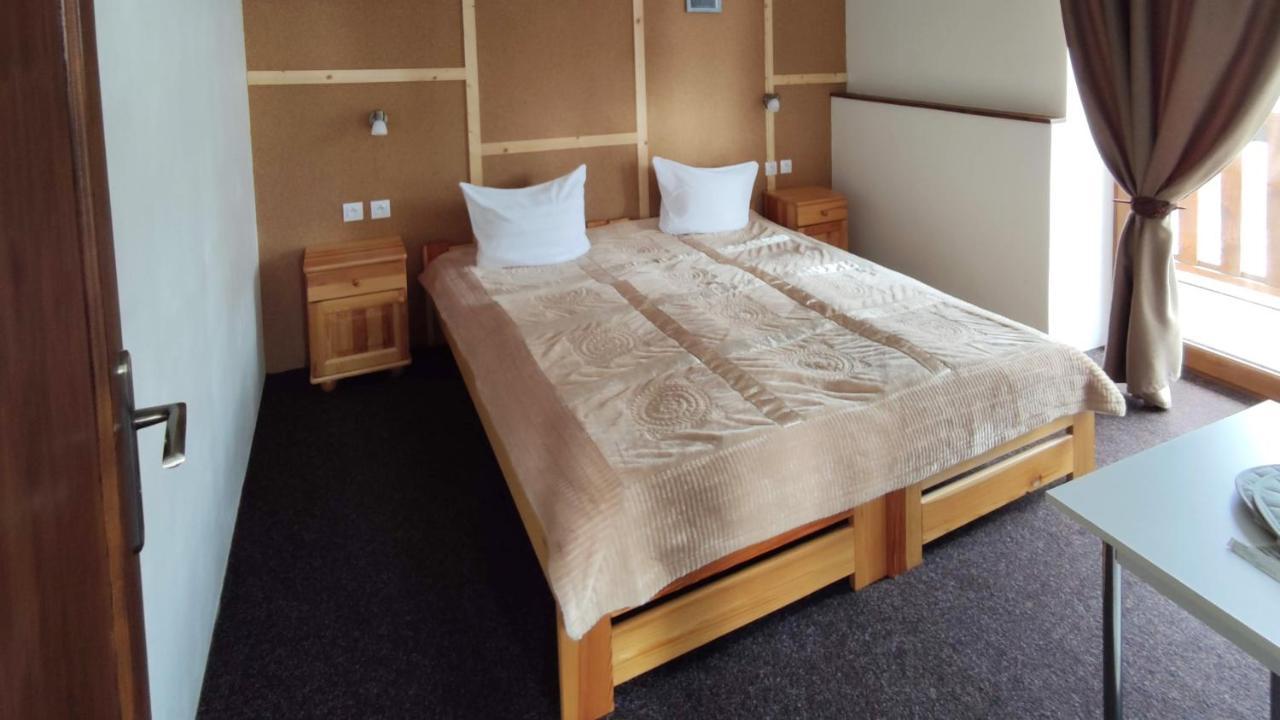 Mala Narnia Hotel Frymburk Buitenkant foto