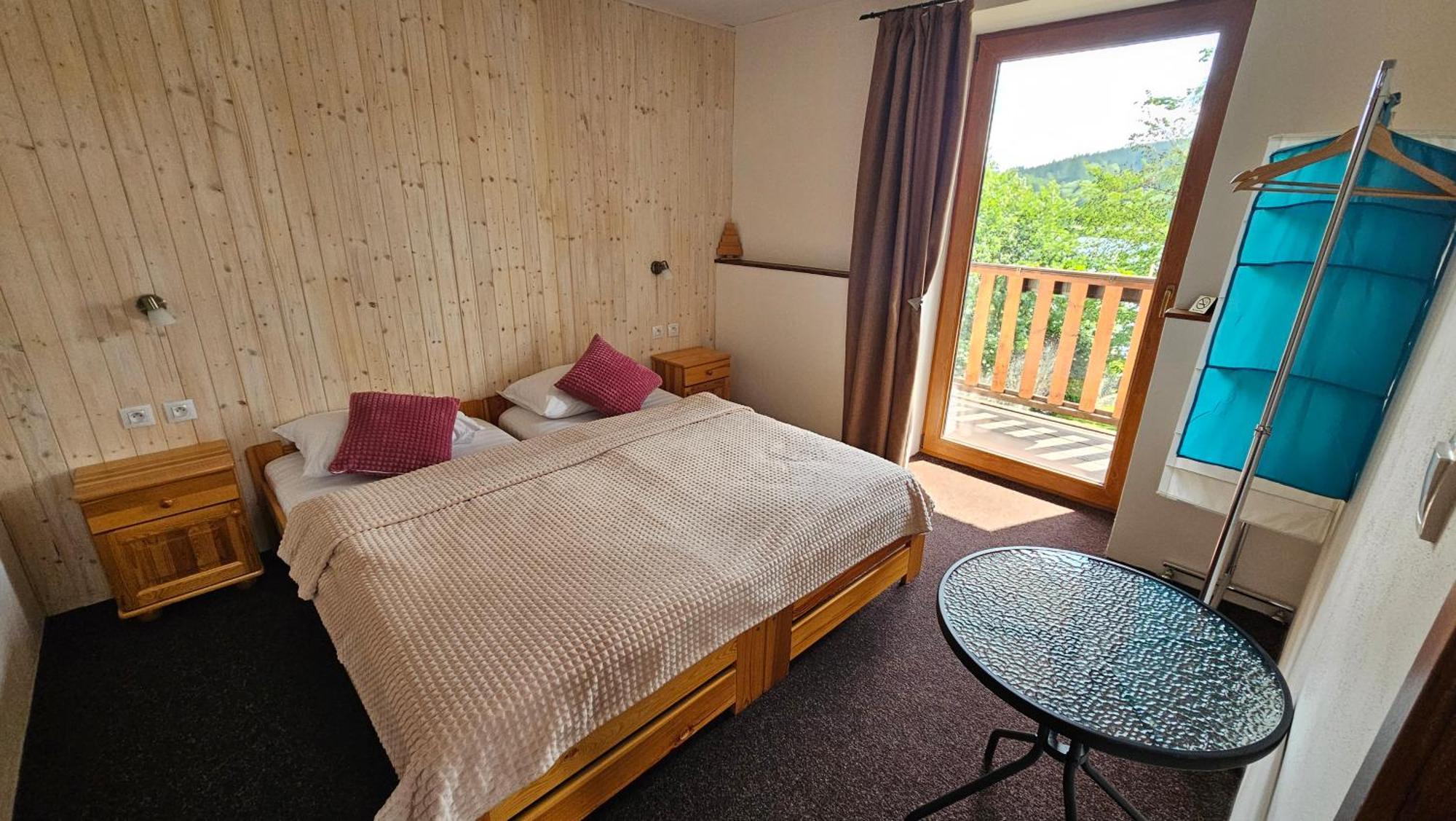 Mala Narnia Hotel Frymburk Buitenkant foto