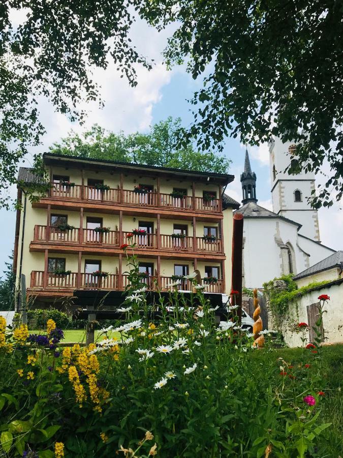 Mala Narnia Hotel Frymburk Buitenkant foto